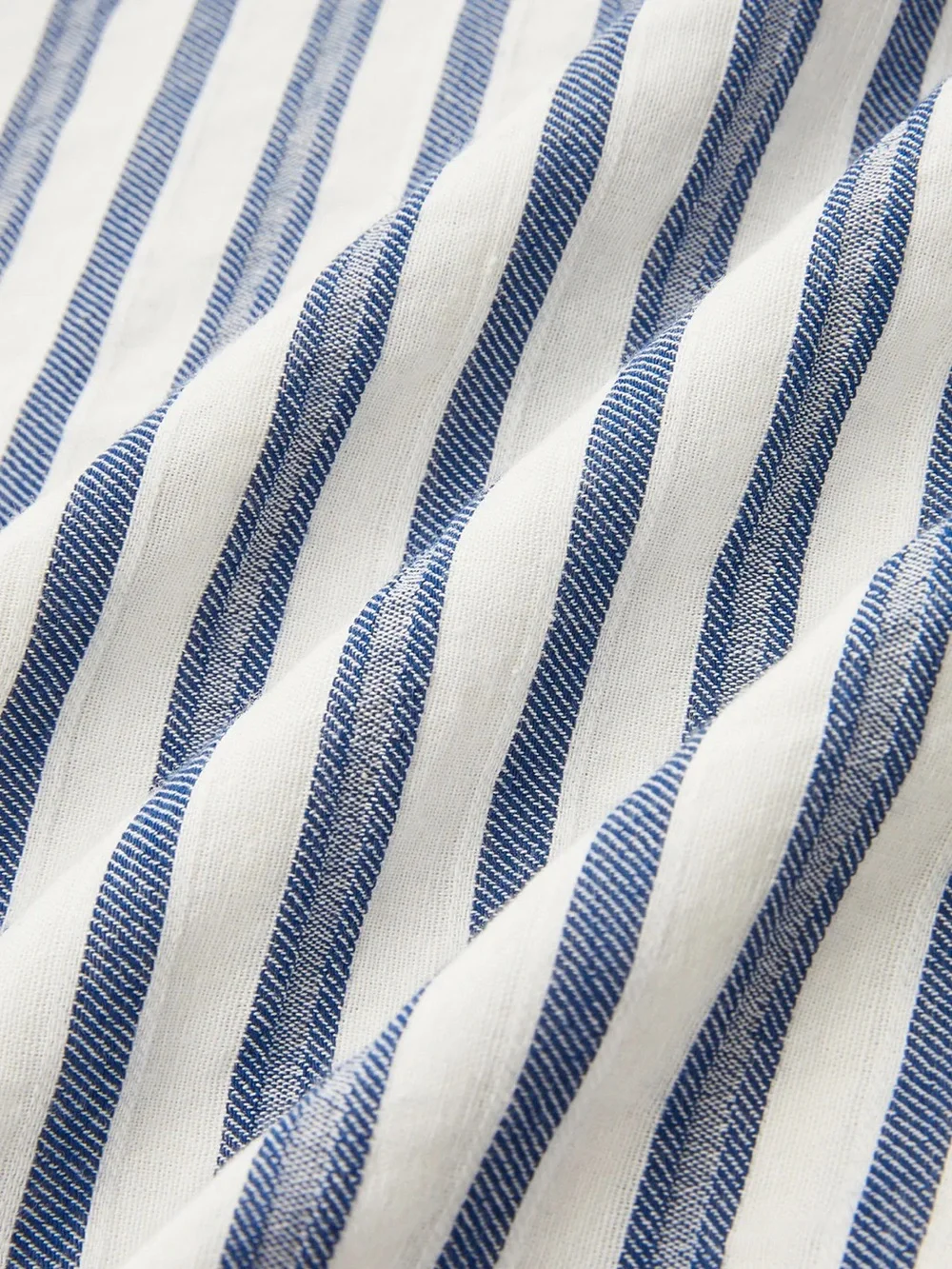 Commense features round